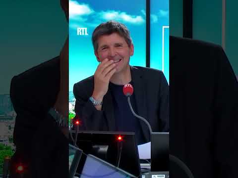 Philippe Caverivière arrive en retard pour sa chronique